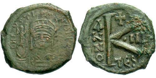 1/2 Follis Byzantinisches Reich (330-1453) Bronze Justin II (520-578)