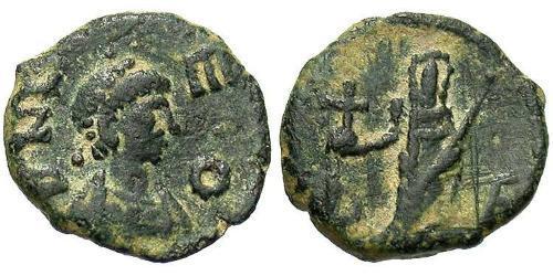 1 Follis / 1 AE4 Byzantine Empire (330-1453) Bronze Leo the Thracian (401-474)