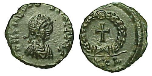 1 Follis /  AE4 Imperio bizantino (330-1453) Bronce Teodosio II (401-450)