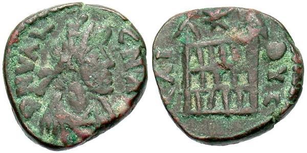 1 Follis /  AE4 Imperio romano de Occidente (285-476) Bronce Valentiniano III (419-455)