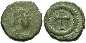 1 Follis /  AE4 Byzantine Empire (330-1453) Bronze Theodosius II (401-450)