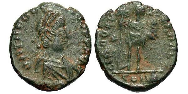 1 Follis /  AE4 Byzantine Empire (330-1453) Bronze Theodosius II (401-450)