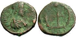 1 Follis /  AE4 Byzantinisches Reich (330-1453) Bronze Theodosius II (401-450)