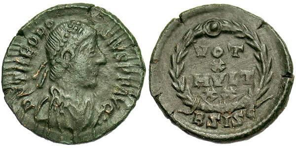 1 Follis /  AE4 Empire romain (27BC-395) Bronze Théodose I (347-395)