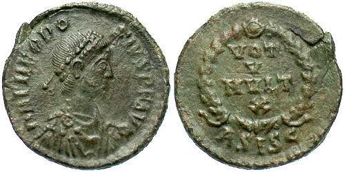 1 Follis /  AE4 Roman Empire (27BC-395) Bronze Theodosius I (347-395)