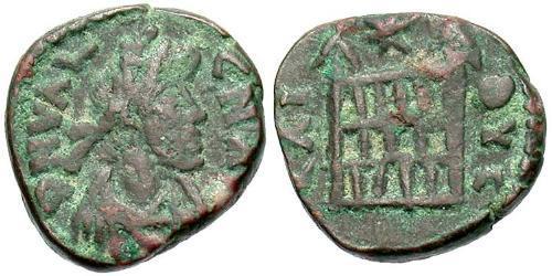 1 Follis /  AE4 Western Roman Empire (285-476) Bronze Valentinian III (419-455)