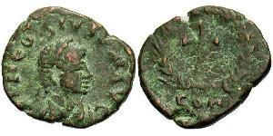 1 Follis /  AE4 Impero bizantino (330-1453) Bronzo Teodosio II (401-450)