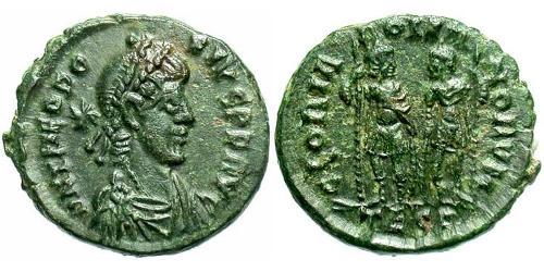 1 Follis /  AE4 Impero bizantino (330-1453) Bronzo Teodosio II (401-450)