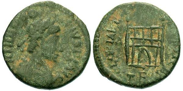 1 Follis /  AE4 Impero romano (27BC-395) Bronzo Teodosio I (347-395)