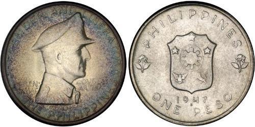 1 Peso Filippine Argento Douglas MacArthur (1880 - 1964) 