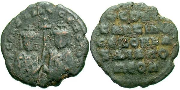 1 Фоллис Византийская империя (330-1453) Бронза Константи́ VII (905 -959)