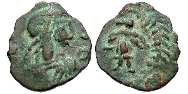 1 Фоллис /  AE4 Западная Римская империя (285-476) Бронза Валентиниан III (419-455)