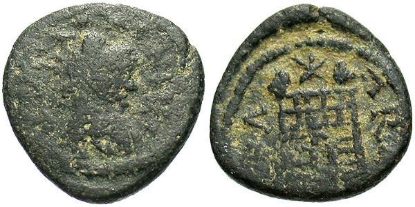 1 Фоллис /  AE4 Западная Римская империя (285-476) Бронза Валентиниан III (419-455)