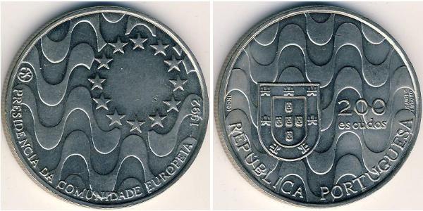 200 Escudo Republica Portuguesa (1975 - ) Kupfer/Nickel 