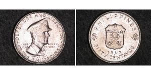 50 Centavo Filippine Argento Douglas MacArthur (1880 - 1964) 