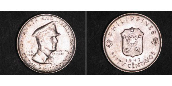50 Centavo Filippine Argento Douglas MacArthur (1880 - 1964) 