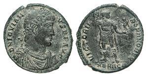 GIOVIANO (363-364) Maiorina, Heraclea. D/ Busto diademato R/ L'Imperatore con labaro e vittoriola. Coh. 22 RIC 439 Tredici 8 Ae g 8,57 q.BB/BB+