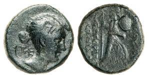 FULVIA (43 a.C.) Ae 19, Phrigia, Eumenea. D/ Testa di Fulvia come Nike R/ Nike con lancia e scudo. Coh. 1 RPC 3139 Ae g 6,67 Rara • Due contromarche al diritto; bel ritratto di Fulvia BB